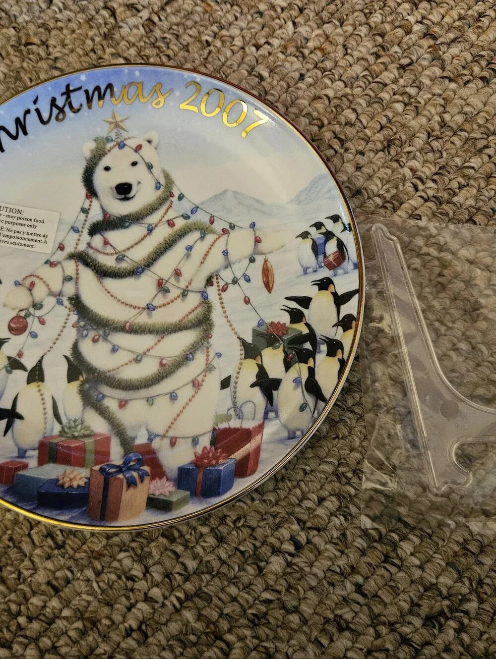 Avon Sharing The Holiday With Friends 2007 Christmas Collectible Plate